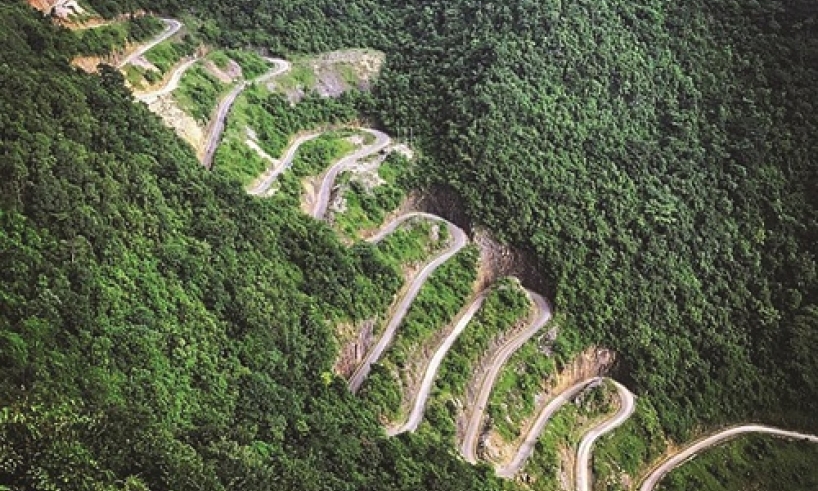 Khau Cốc Chà hùng vỹ, hiểm trở, thách thức phượt thủ - Báo Cao Bằng điện tử