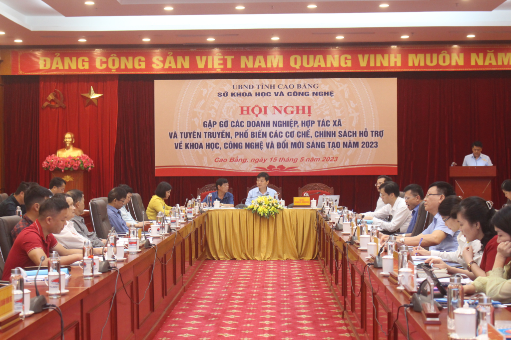 Đồng chí Bế Đăng Khoa, Giám đốc Sở KH&CN chủ trì hội nghị.