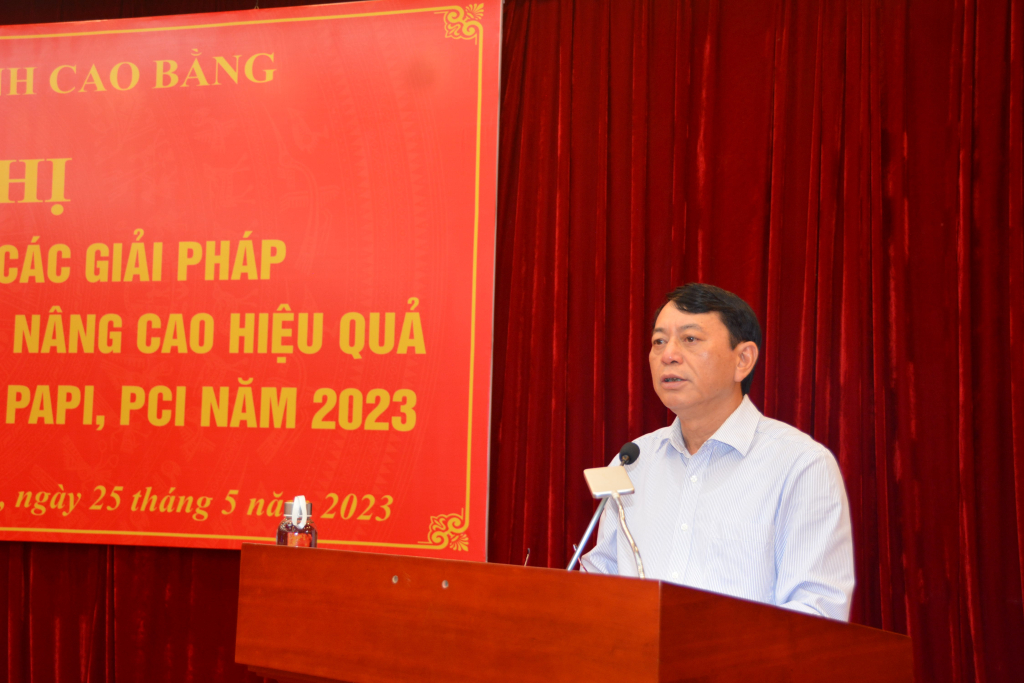 Chủ tịch UBND tỉnh Hoàng Xuân Ánh phát biểu kết luận tại hội nghị.
