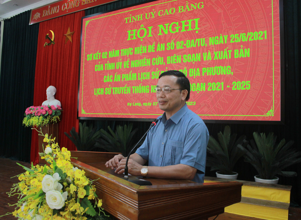 Đồng chí Triệu Đình Lê, Phó Bí thư thường trực Tỉnh ủy, Chủ tịch Hội đồng nhân dân tỉnh, trưởng ban chỉ đạo Đề án phát biểu kết luận hội nghị