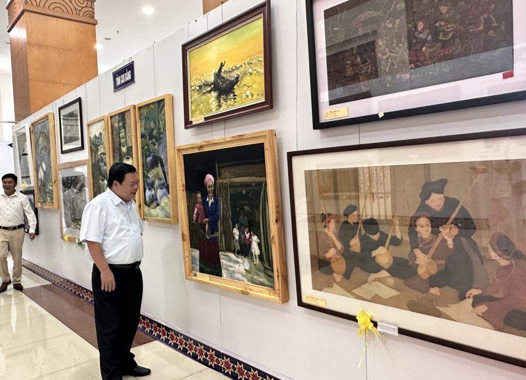 Khu vực trưng bày các tác phẩm của tỉnh Cao Bằng tại triển lãm.