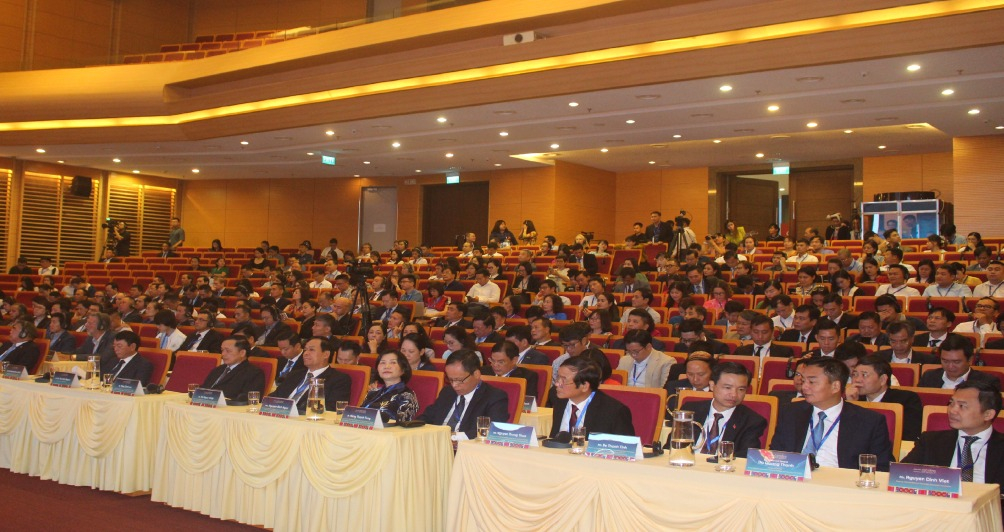 Các đại biểu dự hội nghị.