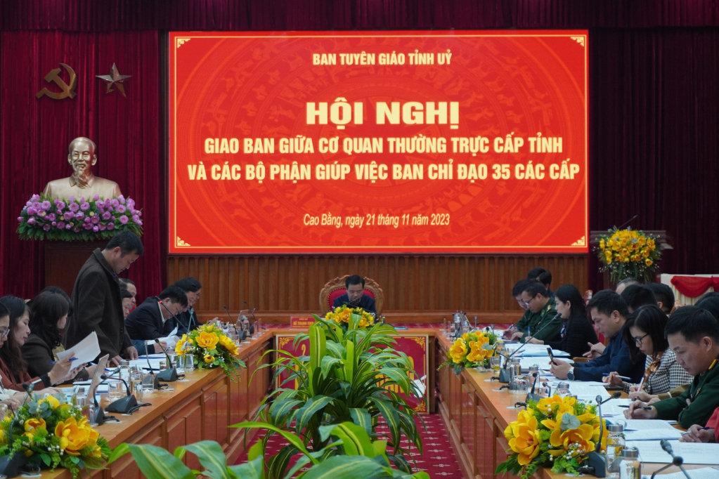 Toàn cảnh hội nghị.