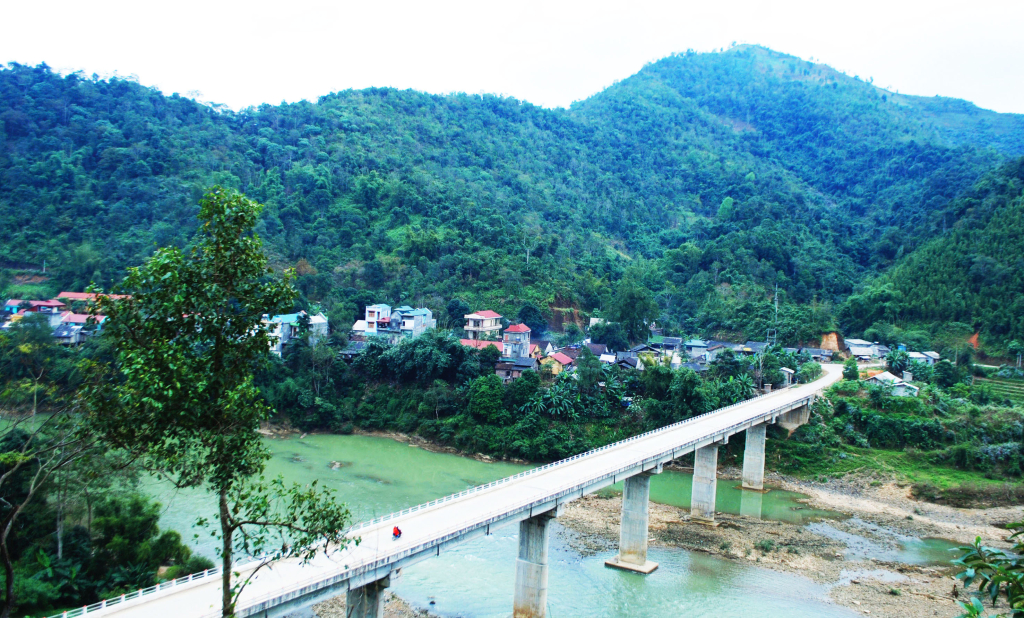 Từ các nguồn vốn, hạ tầng cơ sở huyện Bảo Lâm được đầu tư đồng bộ, hiệu quả.