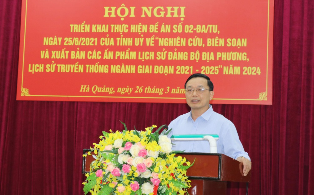 Phó Bí thư Thường trực Tỉnh ủy Triệu Đình Lê phát biểu kết luận hội nghị.