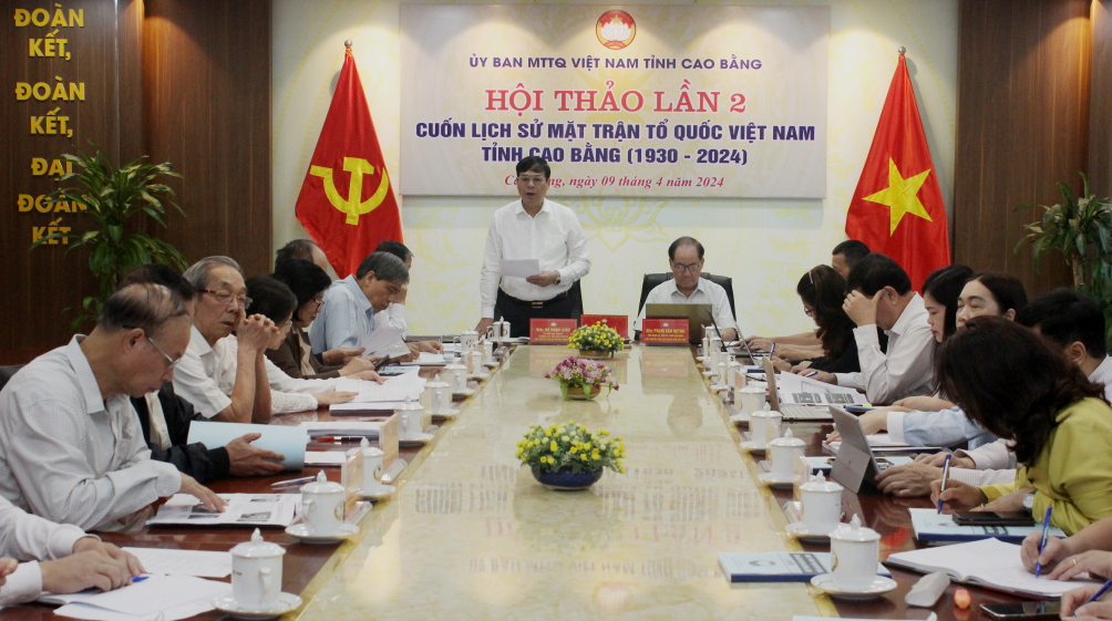 Đồng chí Hà Ngọc Giáp, Ủy viên Ban Thường vụ, Trưởng Ban Dân vận Tỉnh ủy Chủ tiếp thu ý kiến của các đại biểu