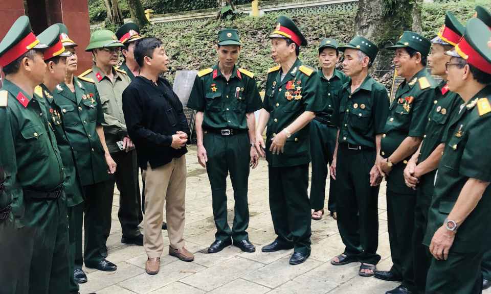 Ban liên lạc cựu chiến binh Trung đoàn cận vệ 246 dâng hương Khu di tích Quốc gia đặc biệt rừng Trần Hưng Đạo