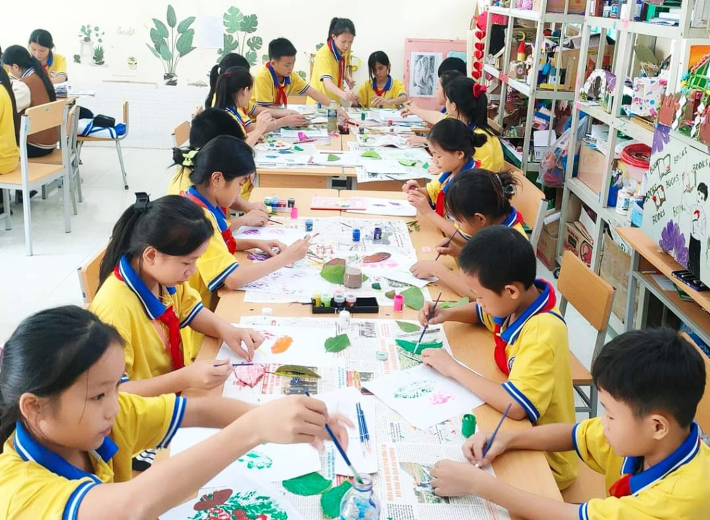  Tiết học Mỹ thuật của học sinh Trường Phổ thông Dân tộc nội trú THCS Bảo Lâm.
