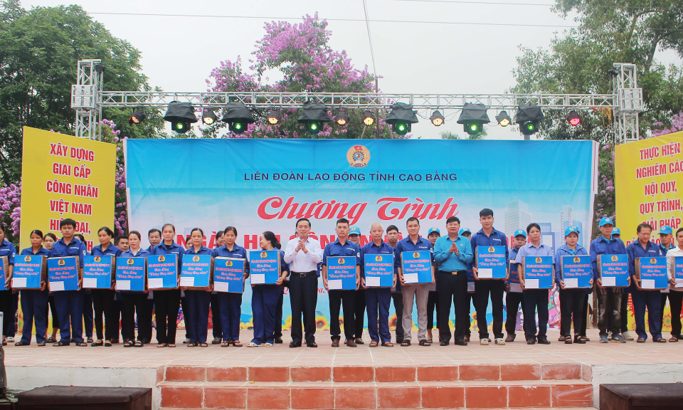 Chương trình “Ngày hội công nhân lao động” tại huyện Quảng Hòa