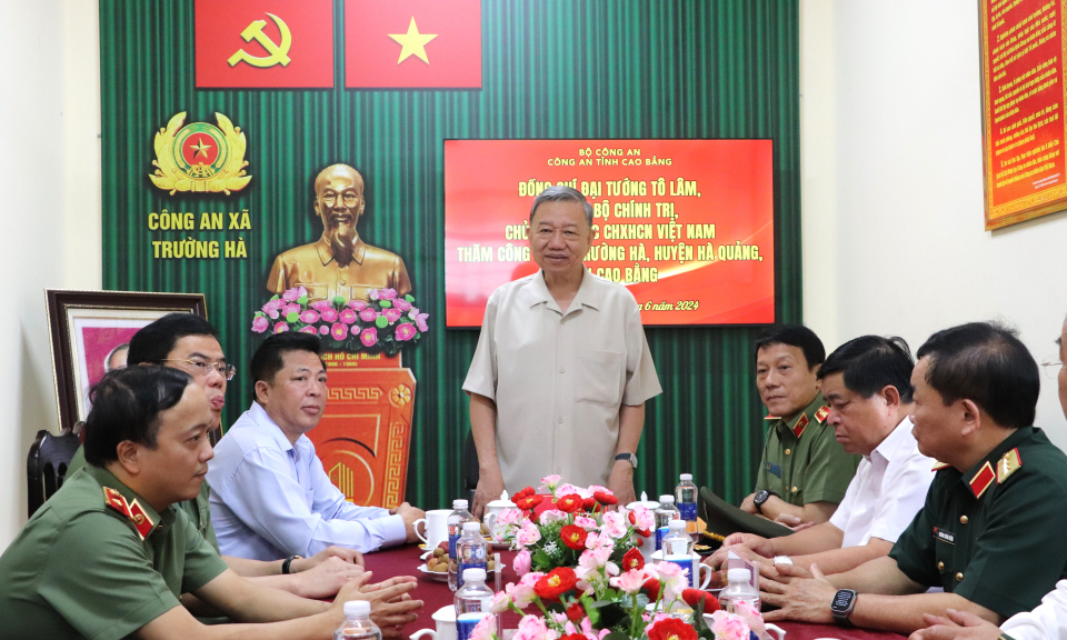 Chủ tịch nước Tô Lâm biểu dương những quyết tâm, kết quả đạt được của Công an xã Trường Hà.