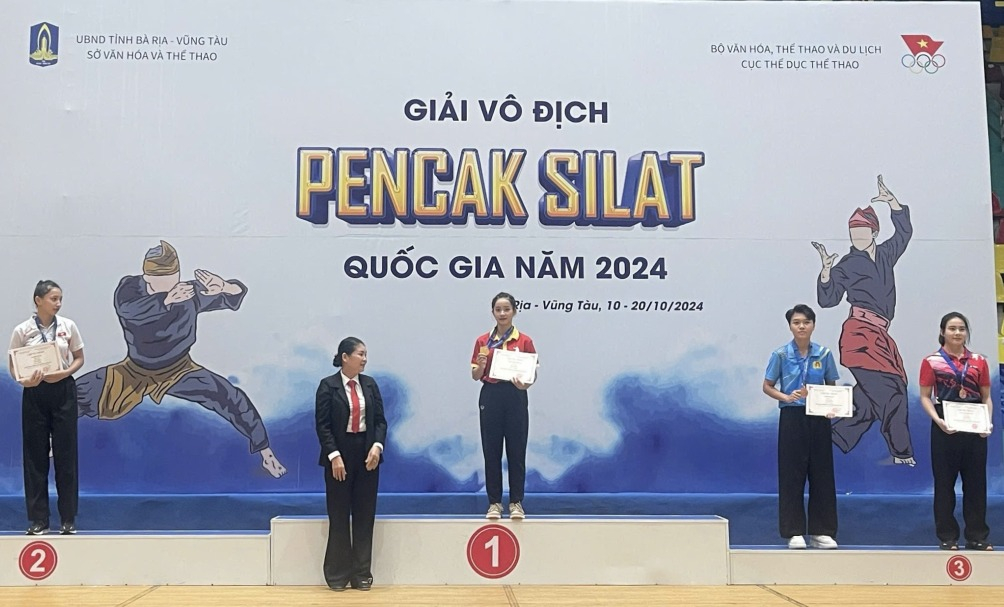 VĐV Dương Thị Nguyệt Chi đạt Huy chương Vàng nội dung biểu diễn Tunggal nữ.