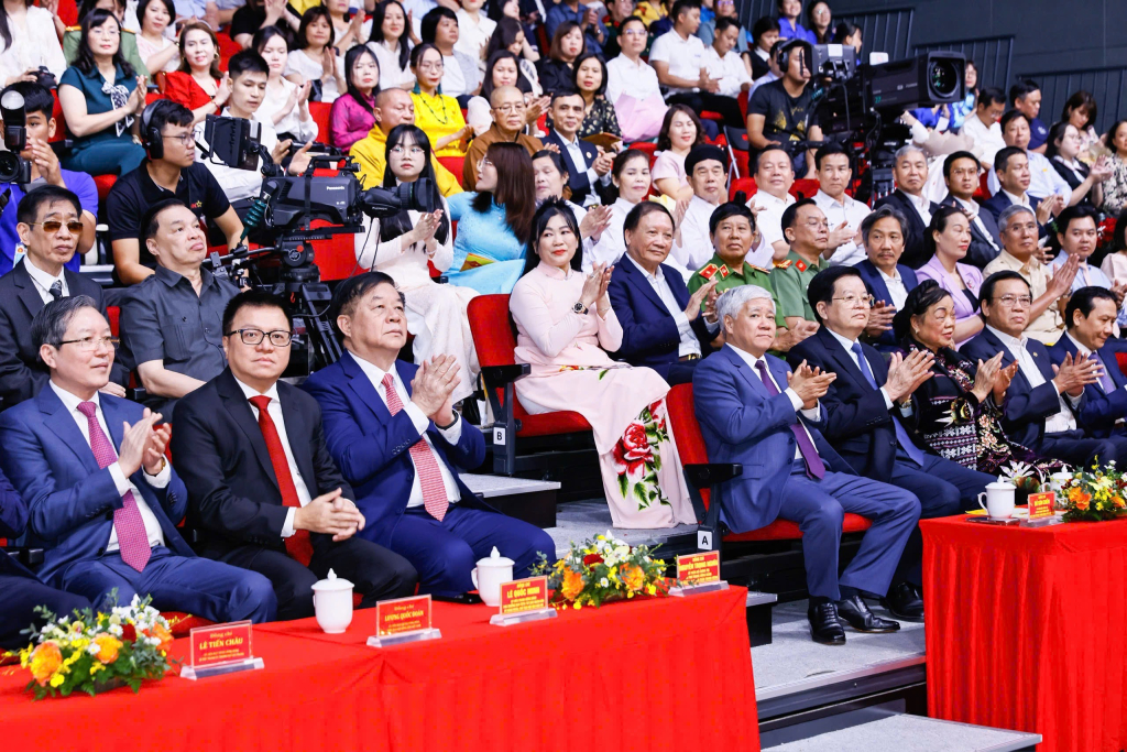 Trao giải báo chí “Vì sự nghiệp Đại đoàn kết toàn dân tộc” lần thứ XVI, năm 2023 - 2024.