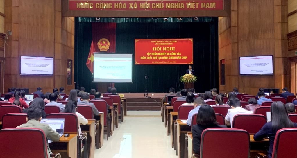 Các đại biểu dự hội nghị tại điểm cầu UBND tỉnh.