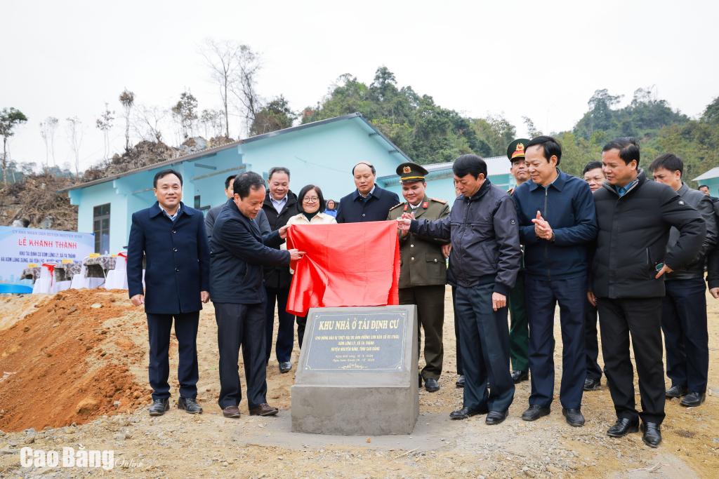 Sau hơn 3 tháng thi công, 13 ngôi nhà đã hoàn thành và đủ điều kiện bàn giao cho các hộ dân đưa vào sử dụng. Hiện nay, tỉnh đã bố trí vốn để thực hiện tiếp các hạng mục về đường, nước sinh hoạt, điện và các hạng mục hạ tầng phụ trợ khác.