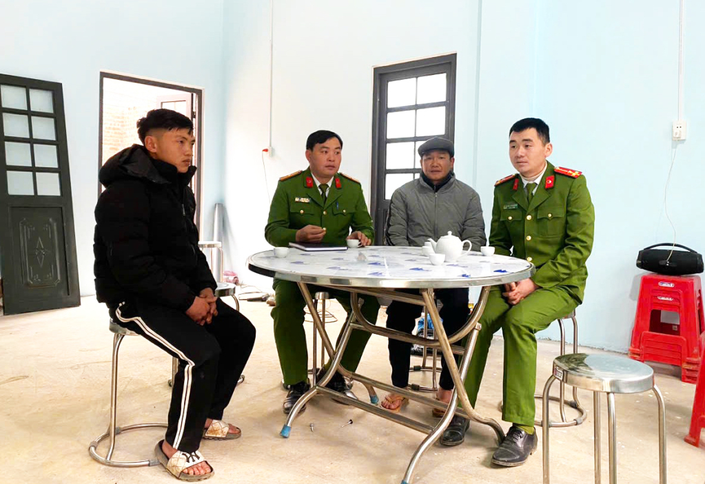 Người hùng mang sắc phục Công an nhân dân