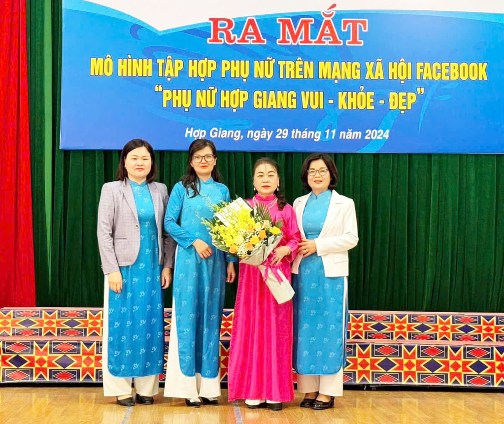 Lễ ra mắt Mô hình tập hợp phụ nữ trên không gian mạng Facebook với tên gọi “Phụ nữ Hợp Giang Vui - Khỏe - Đẹp”.