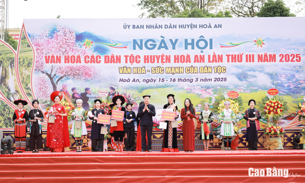 Trong khuôn khổ ngày hội diễn ra cuộc thi 