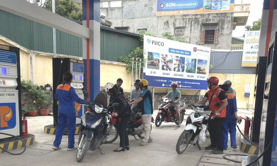 Giá xăng, dầu đồng loạt giảm ngay sau kỳ nghỉ lễ
