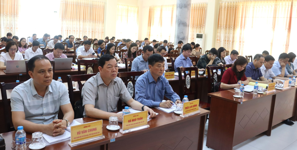 Các đại biểu dự hội thảo.