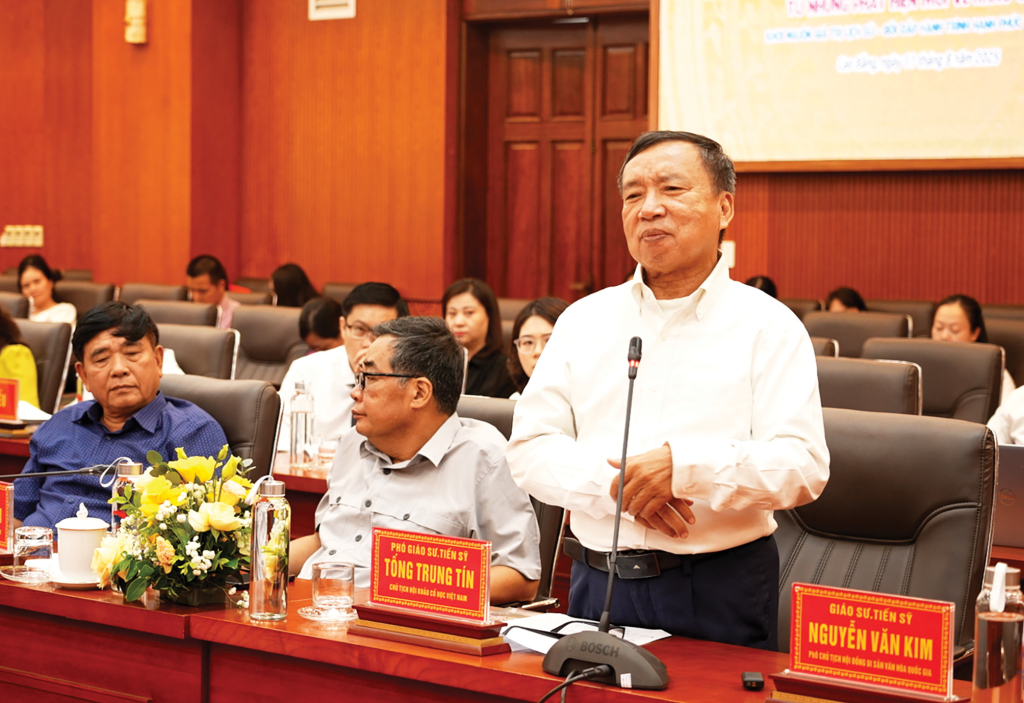 Các nhà khoa học thảo luận tại Tọa đàm Văn hóa Đông Sơn ở Cao Bằng.