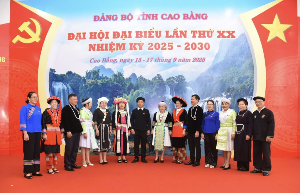 Các đại biểu dự Đại hội đại biểu Đảng bộ tỉnh lần thứ XX với niềm tin và khát vọng về một đổi mới