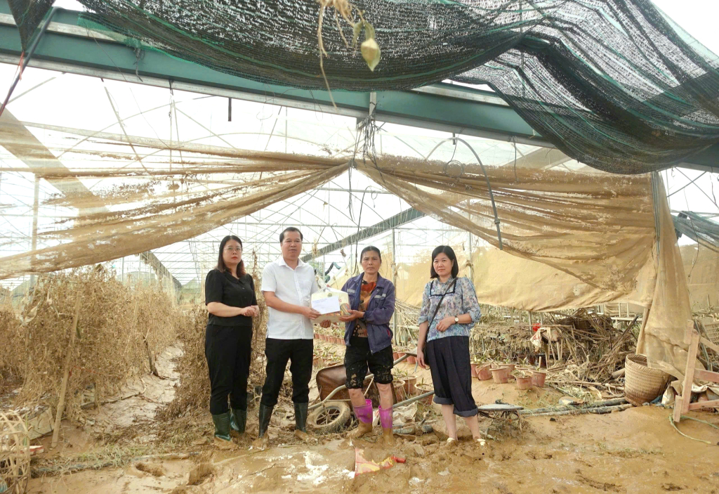 Các hoạt động thăm hỏi, động viên, chia sẻ sau bão số 10