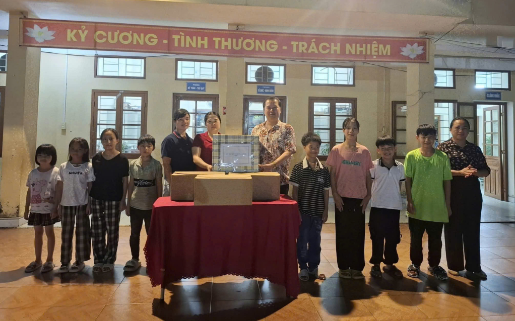 Tặng quà Tết Trung thu tại Trung tâm Bảo trợ xã hội và Trung tâm Đào tạo, Thi đấu thể dục thể thao và Nghệ thuật tỉnh