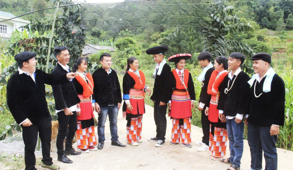 (11)- Nét đẹp trang phục dân tộc Dao ở Cao Bằng