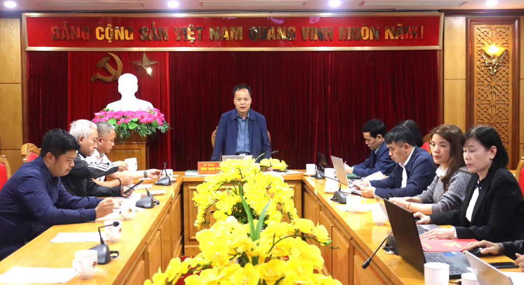 Trưởng Ban Tuyên giáo và Dân vận Tỉnh ủy Nông Thanh Tùng phát biểu kết luận cuộc họp.